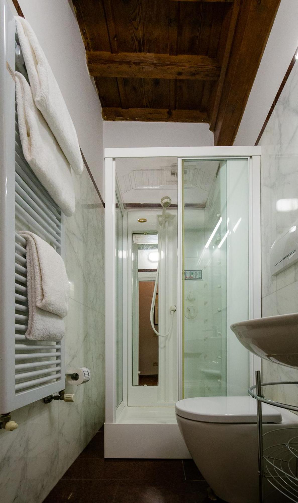 Acacia Firenze - Adelfa Apartment Bagian luar foto